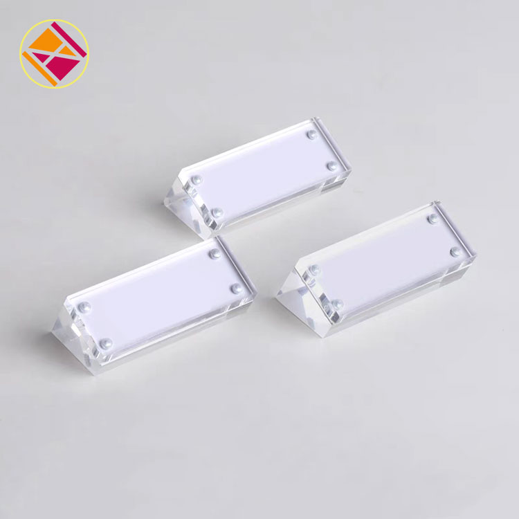 丙烯酸标志持有人的特征是什么？
